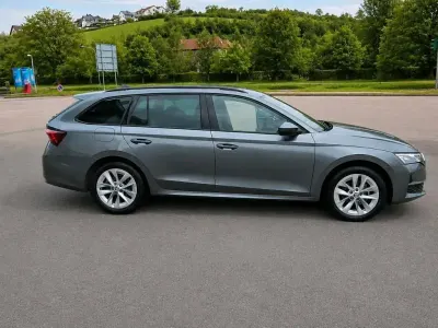 Gebraucht Skoda Octavia 150 PS (110 kW) 2024 Grau Kombi