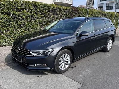 Second-hand VW Passat Comfortline 150 CP (110 kW) 2018 Gri Break