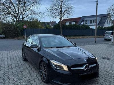 Gebraucht Mercedes CLA200 Shooting Brake 136 PS (100 kW) 2016 Schwarz Kombi