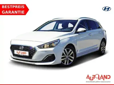 Gebraucht Hyundai i30 Style 140 PS (102 kW) 2019 Weiß Kombi