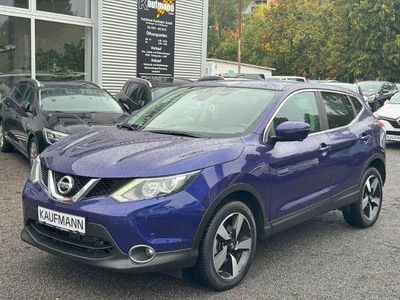 Dunkelblau Gebraucht 2016 Nissan Qashqai N-Connecta SUV | 13.780 € (Fairer Preis)