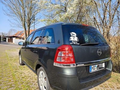 Gebraucht Opel Zafira Design Edition 125 PS (91 kW) 2011 Grün Van / Kleinbus