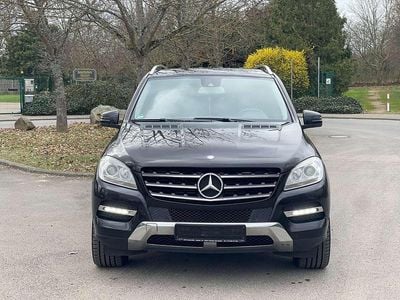 Gebraucht Mercedes ML350 258 PS (189 kW) 2012 Obsidianschwarz  metalliclack SUV