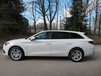 Usata Seat Leon Style 150 CV (110 kW) 2024 Bianco Berlina