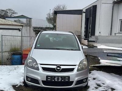 Gebraucht Opel Zafira 105 PS (77 kW) 2005 Silber Van / Kleinbus