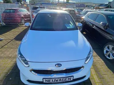Gebraucht Kia Ceed Vision 101 PS (74 kW) 2021 Weiß Kleinwagen