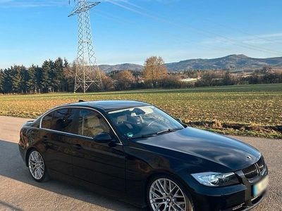 Gebraucht BMW 325 218 PS (160 kW) 2008 Schwarz Limousine