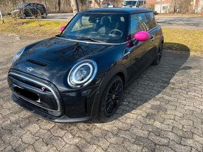 Gebraucht Mini Cooper SE 135 kW (184 PS) 2023 Schwarz Kleinwagen