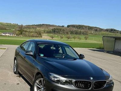 Gebraucht BMW 330 Sport Line 258 PS (189 kW) 2019 Grau Limousine