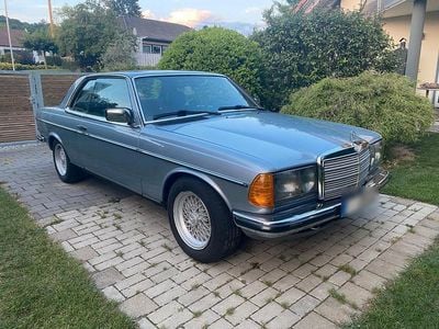 Usata Mercedes 230 136 CV (100 kW) 1983 Blu Coupé