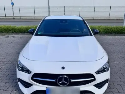 Gebraucht Mercedes CLA180 Night 136 PS (100 kW) 2021 Weiß Limousine