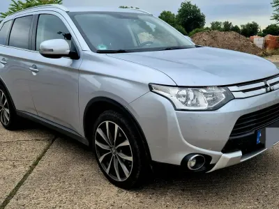 Gebraucht Mitsubishi Outlander 150 PS (110 kW) 2015 Silber SUV