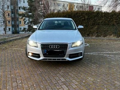 Grau Gebraucht 2011 Audi A4 Attraction Limousine | 6.700 € (Guter Preis)