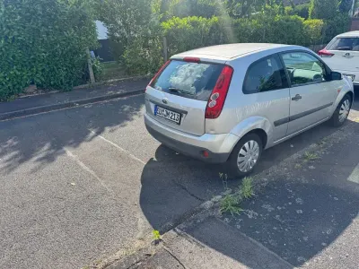 Gebraucht Ford Fiesta 83 PS (61 kW) 2006 Kleinwagen