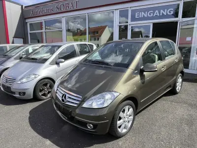 Gebraucht Mercedes A180 116 PS (85 kW) 2011 Braun Kleinwagen