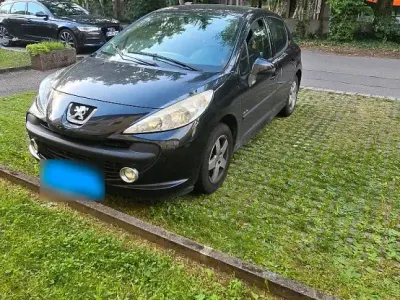 Gebraucht Peugeot 207 95 PS (69 kW) 2009 Schwarz Kleinwagen