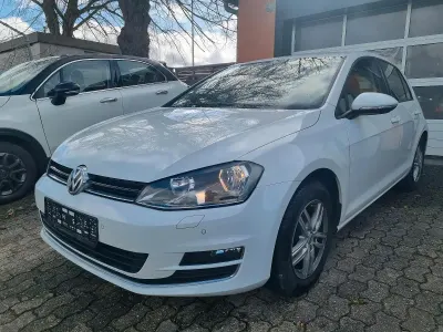 Gebraucht VW Golf VII Allstar 86 PS (63 kW) 2016 Weiß Kleinwagen