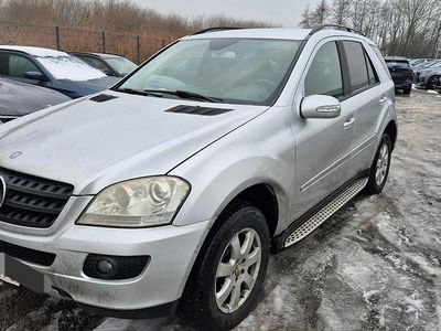 Silber Gebraucht 2006 Mercedes ML320 SUV | 5.995 €