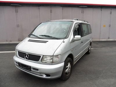 Gebraucht Mercedes V230 143 PS (105 kW) 1999 Silber Van / Kleinbus
