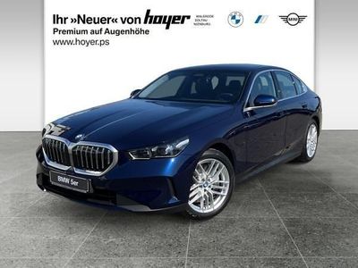 Neu BMW 550e Comfort Edition 313 PS (230 kW) 2025 Blau (tansanitblau ii metallic) Limousine