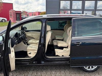 Second-hand VW Sharan Highline 200 CP (147 kW) 2015 Negru Monovolum