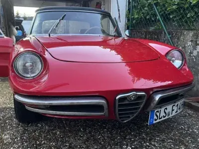 Gebraucht Alfa Romeo Spider 116 PS (85 kW) 1966 Rot Cabrio