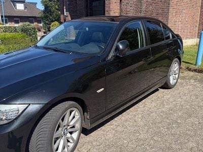 Używany BMW 320 170 KM (125 kW) 2009 Czarny Sedan/Limuzyna