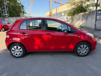Gebraucht Toyota Yaris Cool 69 PS (50 kW) 2011 Rot Kleinwagen