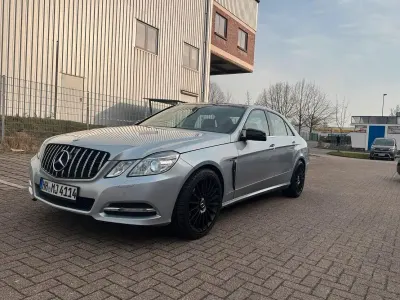 Gebraucht Mercedes E300 204 PS (150 kW) 2012 Silber Limousine