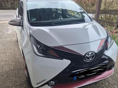 Second-hand Toyota Aygo 69 CP (50 kW) 2017 Alb Hatchback