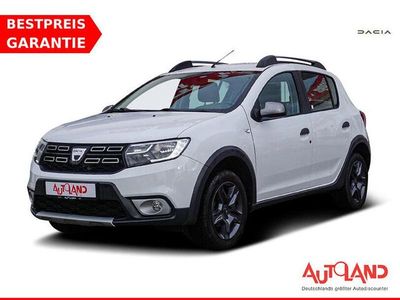 Weiß Gebraucht 2018 Dacia Sandero Celebration SUV | 13.950 €