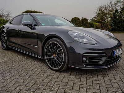 Porsche Panamera 4