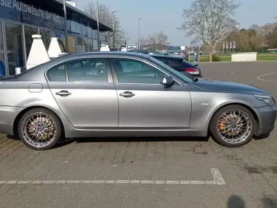 Gebraucht BMW 530 Sport Line 272 PS (200 kW) 2008 Grau Limousine
