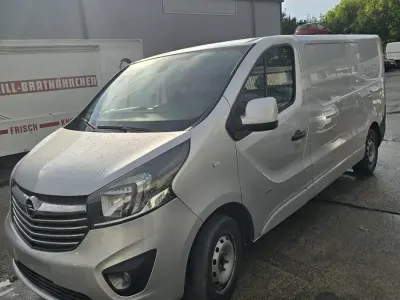 Gebraucht Opel Vivaro 2017 Silber Van / Kleinbus