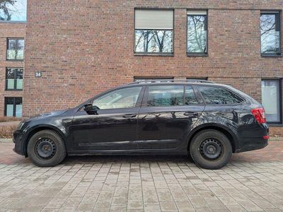 Gebraucht Skoda Octavia Ambition 105 PS (77 kW) 2014 Schwarz Kleinwagen