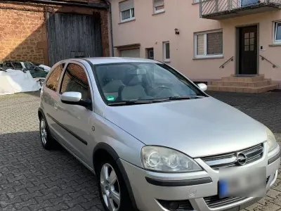 Gebraucht Opel Corsa 75 PS (55 kW) 2003 Silber Kleinwagen