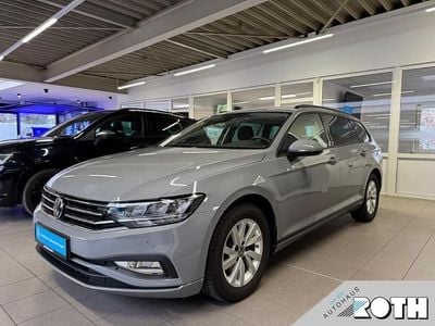 Grau Gebraucht 2024 VW Passat Kombi | 30.490 € (Superpreis)