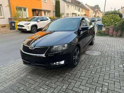 Gebraucht Skoda Rapid Emotion Plus 116 PS (85 kW) 2015 Schwarz Kleinwagen