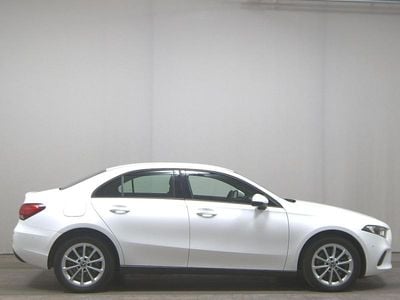 Gebraucht Mercedes A250 218 PS (160 kW) 2021 Polarweiss unilack Limousine