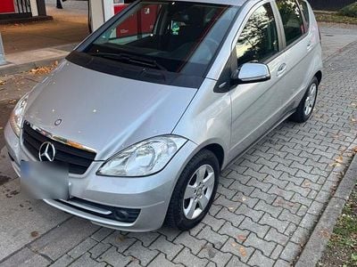 Gebraucht Mercedes A160 Elegance 95 PS (69 kW) 2011 Silber Van / Kleinbus