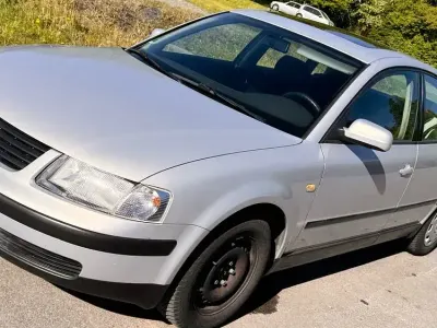 Gebraucht VW Passat Basis 101 PS (74 kW) 1999 Silber Limousine