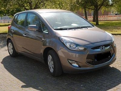 Usado Hyundai ix20 120 HP (88 kW) 2015 Cinzento Citadino