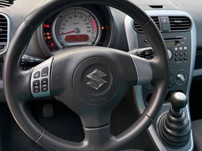 Second-hand Suzuki Splash 68 CP (50 kW) 2010 Albastru Hatchback