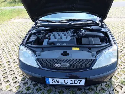 Gebraucht Ford Mondeo Trend 170 PS (125 kW) 2001 Schwarz Limousine