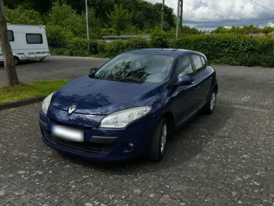 Gebraucht Renault Mégane III Expression 101 PS (74 kW) 2010 Blau Limousine