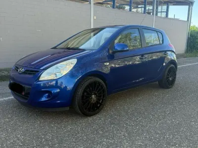 Gebraucht Hyundai i20 77 PS (56 kW) 2009 Andere farben Kleinwagen