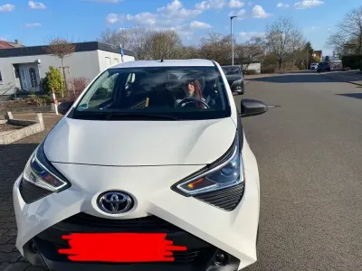 Gebraucht Toyota Aygo Business Edition 72 PS (52 kW) 2021 Weiß Kleinwagen