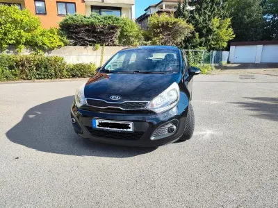 Gebraucht Kia Rio Edition 7 109 PS (80 kW) 2011 Schwarz Limousine