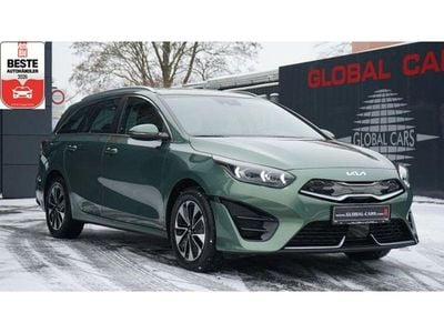 Gebraucht Kia Ceed Spirit 141 PS (103 kW) 2022 Experience green (metallic) Kleinwagen