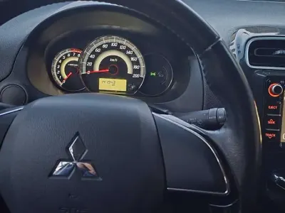 Gebraucht Mitsubishi Space Star Top 80 PS (58 kW) 2017 Schwarz Kleinwagen